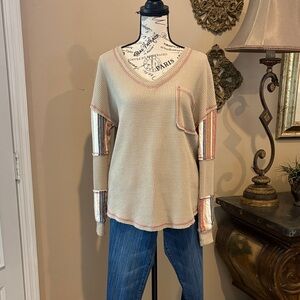 Buckle BKE Blouse Beige Waffle Knit Long Sleeve V-Neck Chest Pocket S